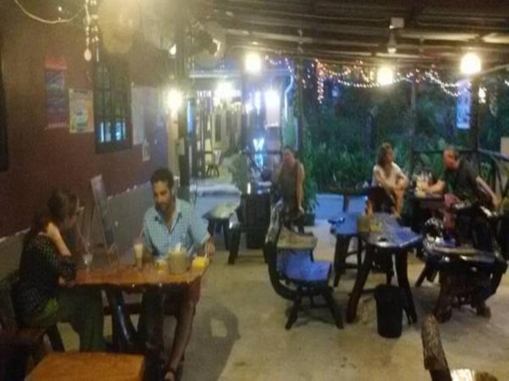 Sangjun Guesthouse Trat Eksteriør billede